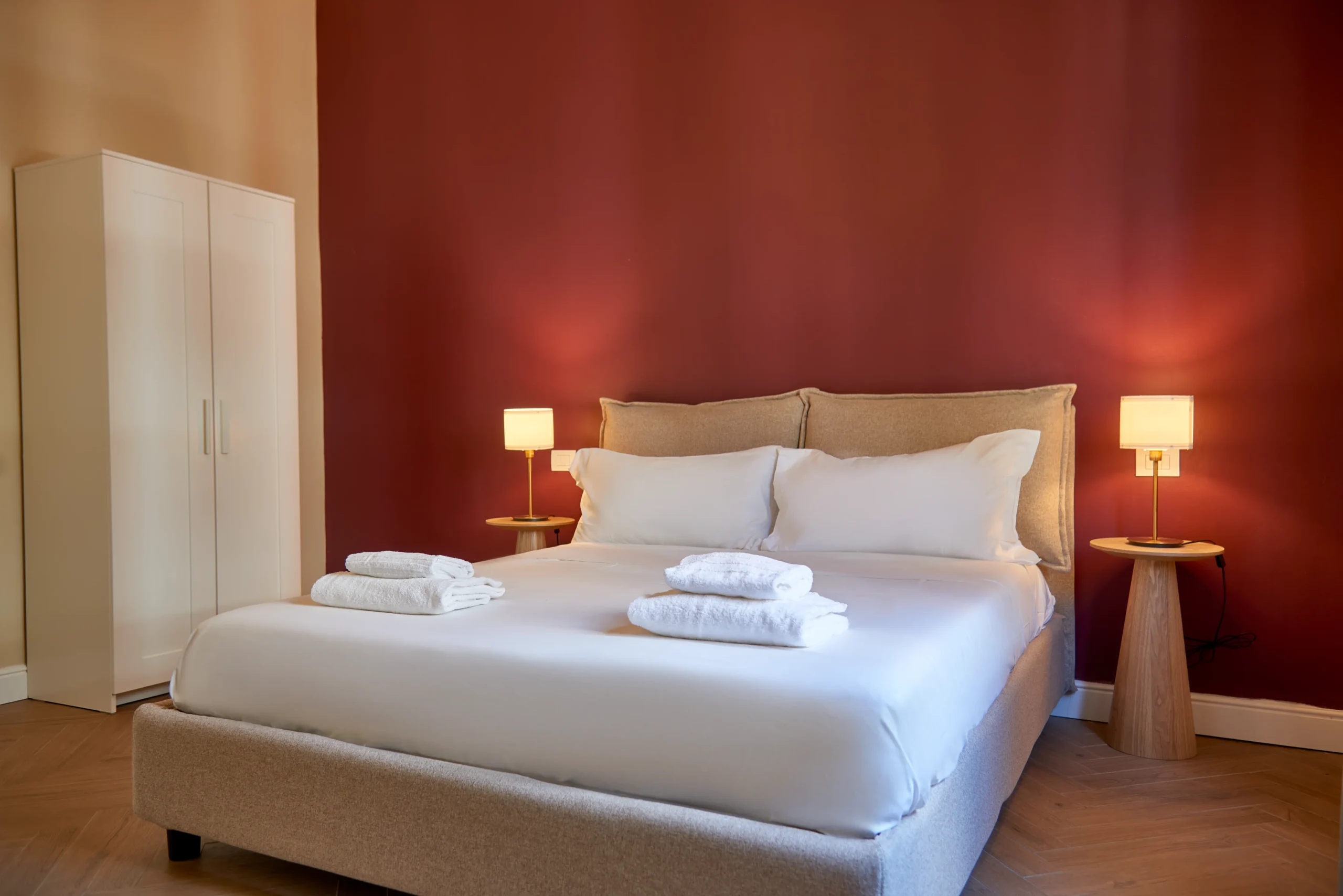Red Suite Bed 2